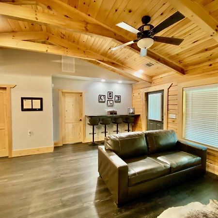 Cabin At Chitt'S Creek Emory Exterior photo